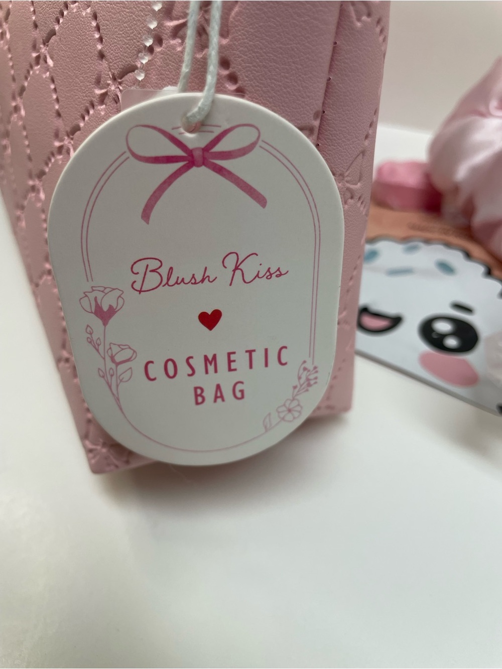Pink Quilted Cosmetic Pouch Gift Set with Pink Lip Care Face Mask 8 pieces - Picture 6 of 13